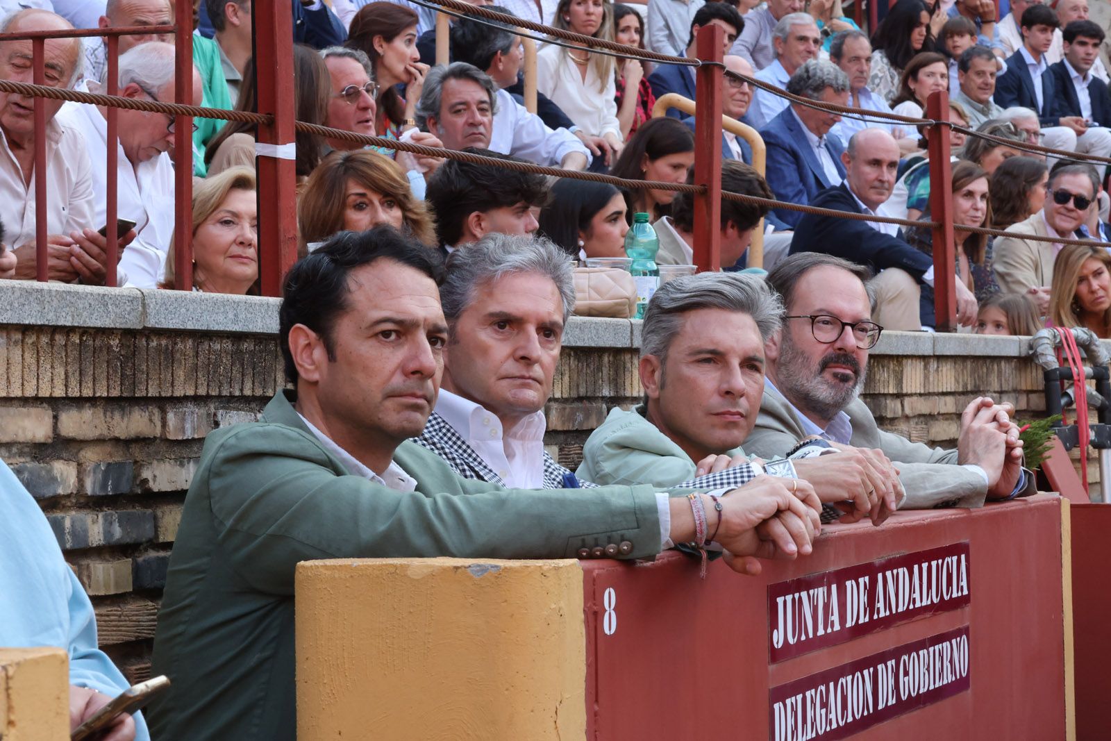 Javier Zulueta y Manuel Quintana abren la puerta de Los Califas