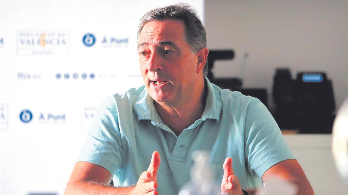 Salvador Gomar, presidente de la Federación de Fútbol de la Comunitat Valenciana, durante una entrevista para este periódico.