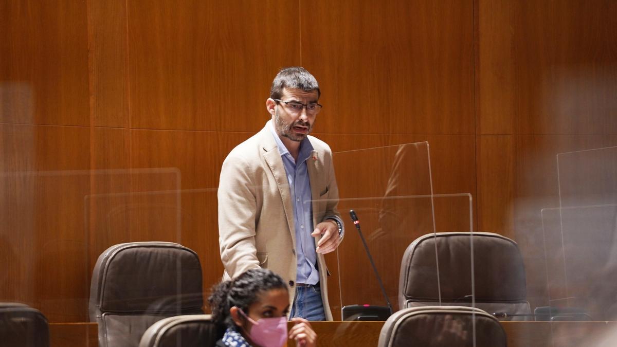 Álvaro Sanz, coordinador de IU Aragón y portavoz en las Cortes de Aragón.