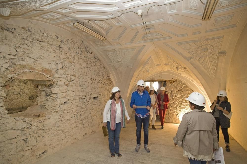 Visita de la alcaldesa de Gijón y los portavoces municipales a las obras de Tabacalera