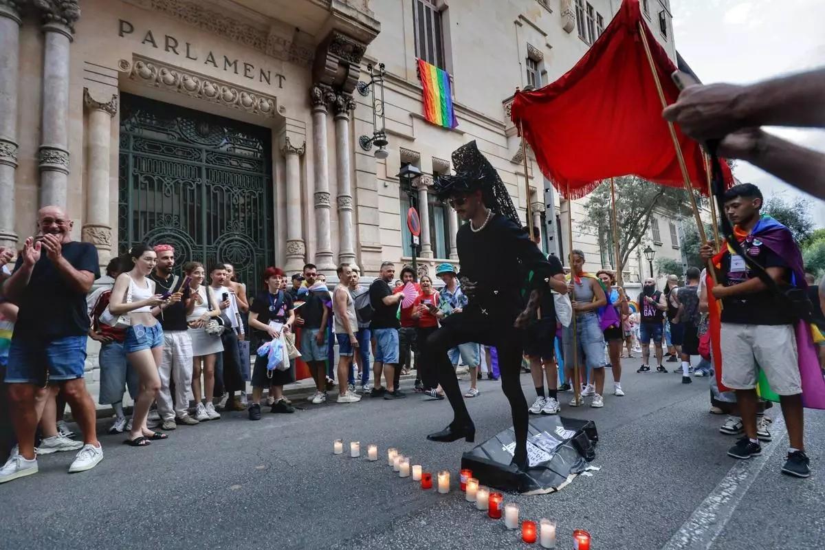 Pride Day 2026 auf Mallorca: Über 2.000 Menschen demonstrieren in Palma