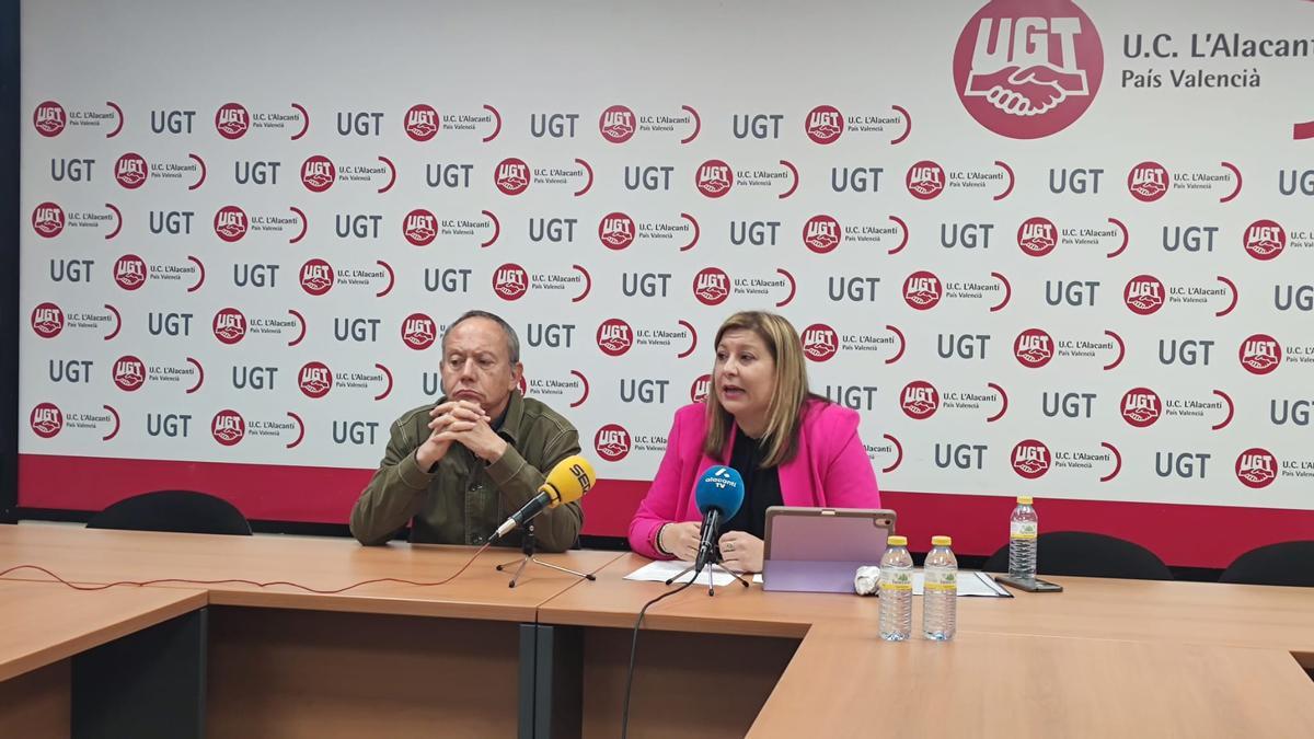 Ismael Sáez y Yolanda Díaz, momentos antes de la asamblea.