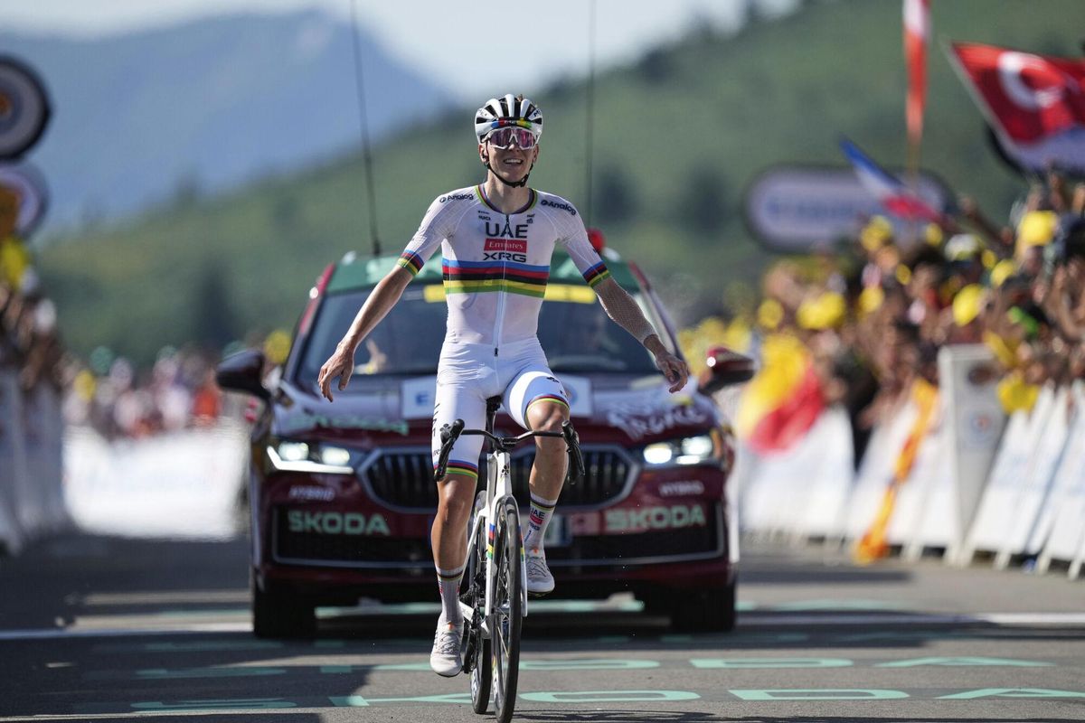 Slovenias Tadej Pogacar crosses the finish line to win the twelfth stage of the Tour de France cycling race over 180.6 kilometers (112.2 miles) with start in Auch and finish in Hautacam, France, Thursday, July 17, 2025. (AP Photo/Mosaab Elshamy) Associated Press / LaPresse Only italy and spain. EDITORIAL USE ONLY/ONLY ITALY AND SPAIN