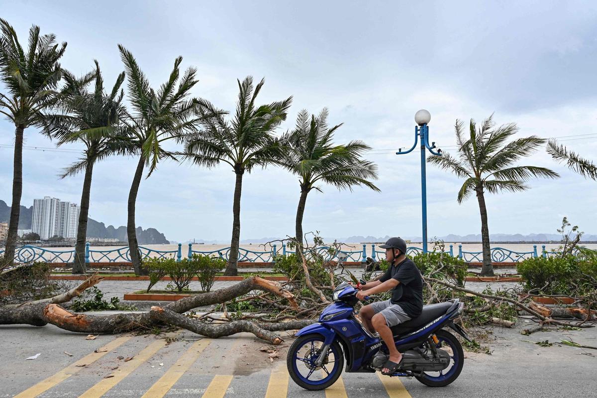 El súper tifón Yagi azota el norte de Vietnam