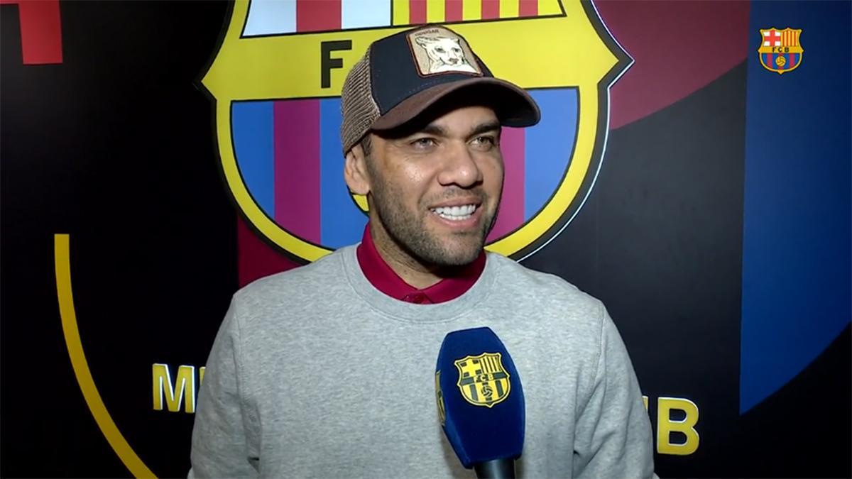 Dani Alves: Es un escenario difícil pero los retos son para gente que no tiene miedo