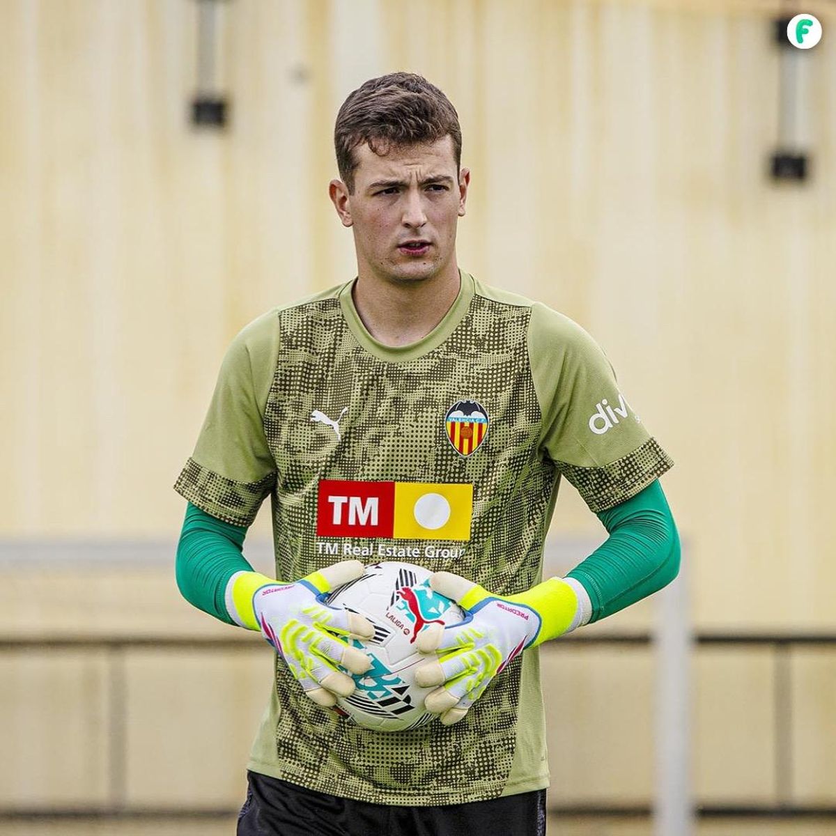 Julen Agirrezabala, de 24 años, en un entrenamiento de esta temporada con el Valencia CF