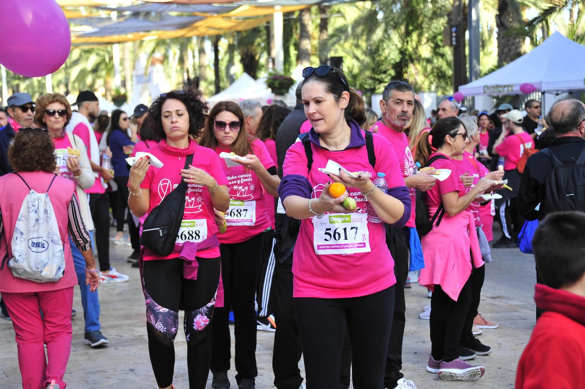 Una marea rosa imparable contra el cáncer de mama en Elche