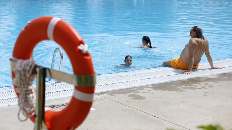 Las entradas a las piscinas municipales seguirán con descuento hasta el viernes