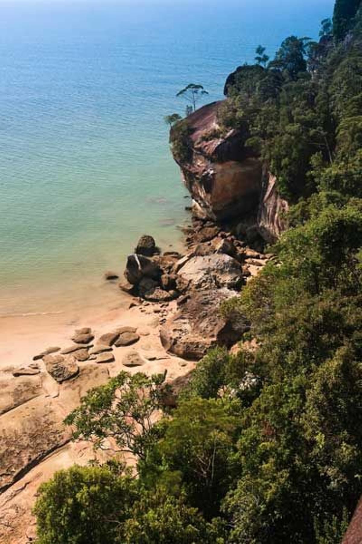 Playa Telok Pandan Kecil, el Parque Nacional de Bako, en la isla de Borneo.