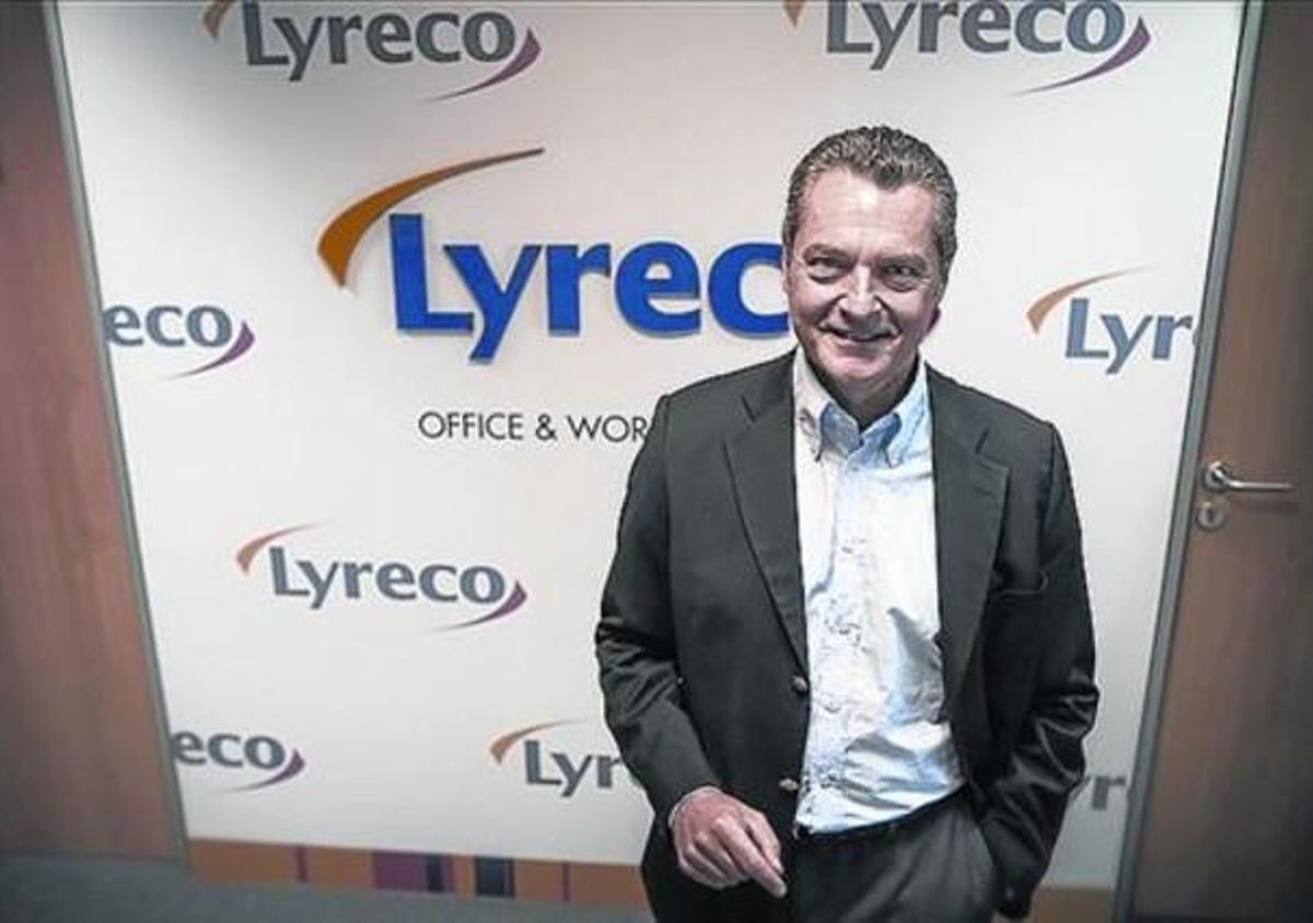 Solució 8 Marc Schoettel, director general de Lyreco Iberia. Solució 8 Marc Schoettel, director general de Lyreco Iberia.