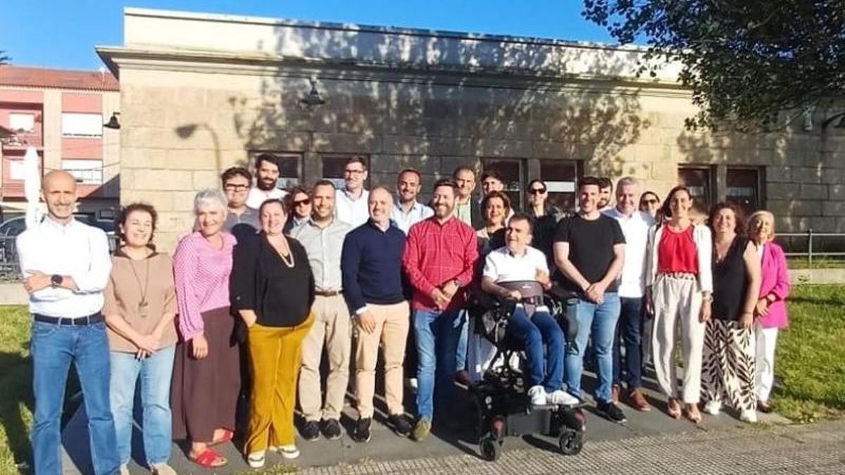 Alcaldes, concejales y responsables del partido en Arousa y O Salnés en Cambados.