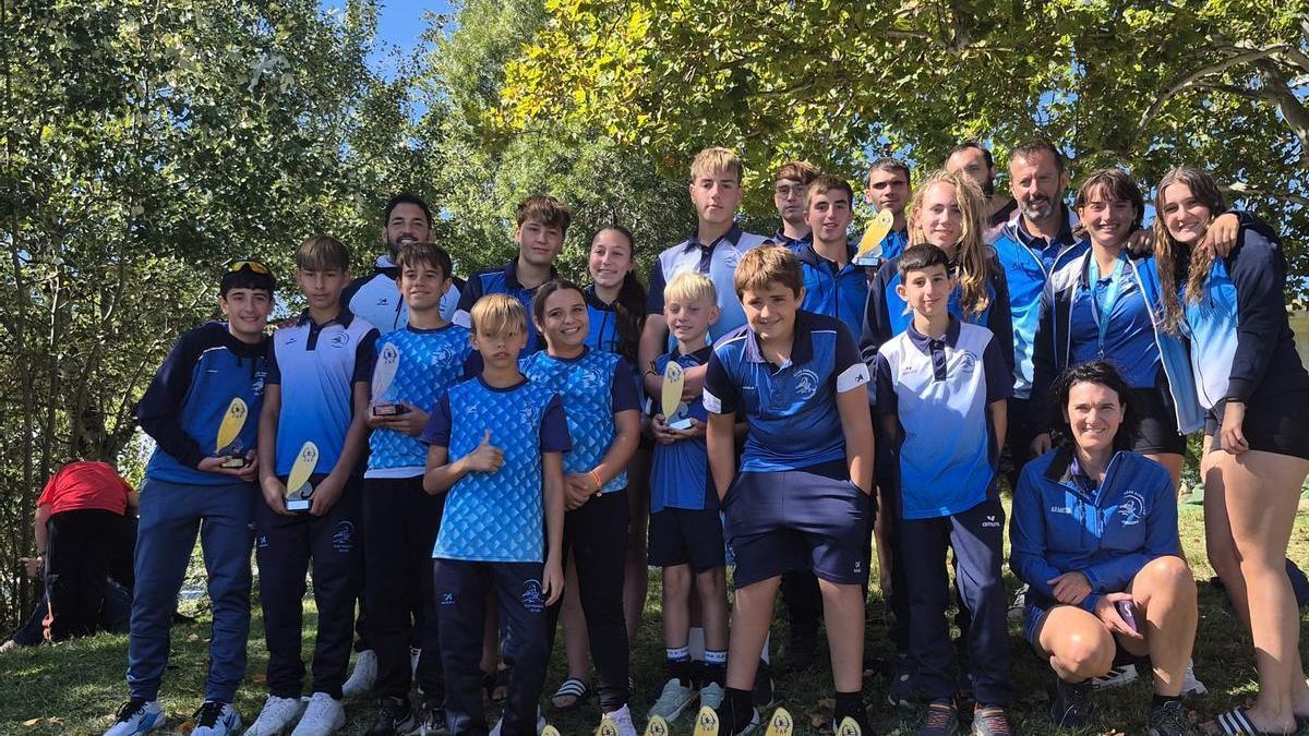 Los jóvenes palistas de Cullera despuntaron en la prueba.