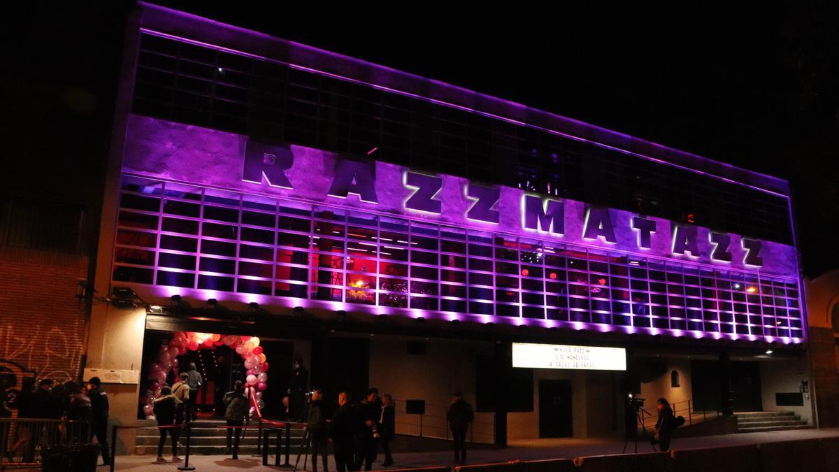 Façana de la sala Razzmatazz de Barcelona en la primera nit de reobertura sense restriccions d&#039;aforament