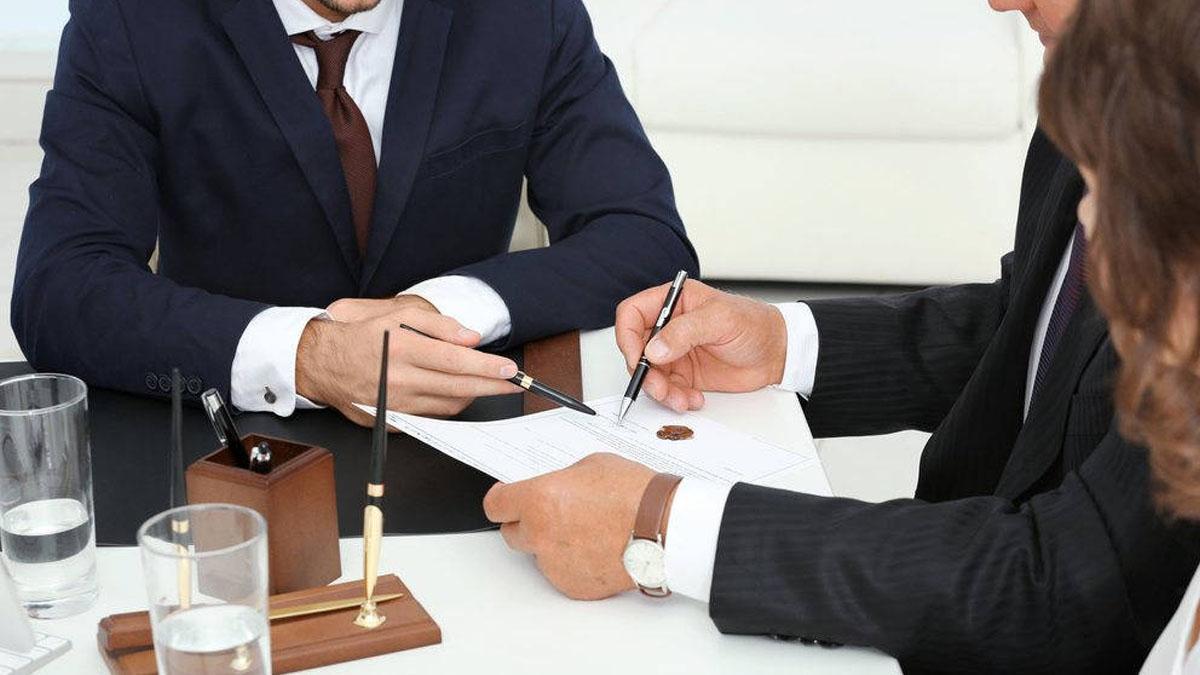 Quant cobra un notari a Catalunya el 2025? Aquest és el seu sou