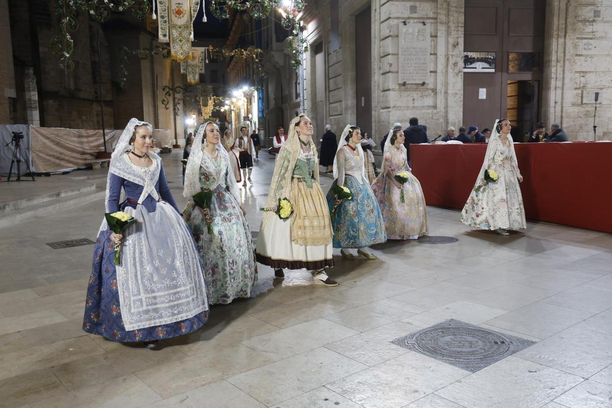 Todas las fotos de la Ofrenda del 18 de marzo por la calle San Vicente hasta la 20:30 horas