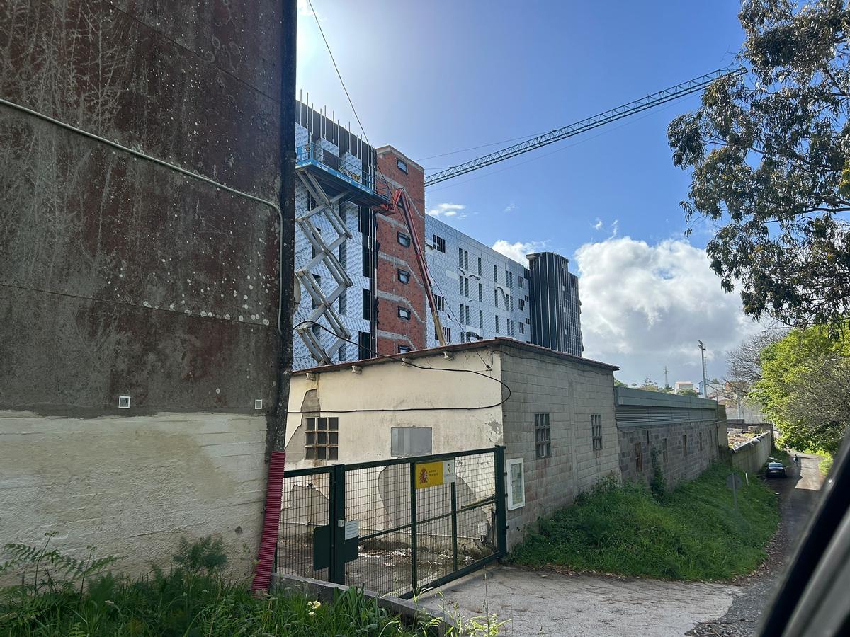 Estado en el que se encuentra la obra del cuartel de la Guardia Civil de As Cancelas.