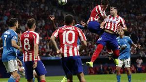 Atletico Madrid’s Hector Herrera scores his side’s 2nd goal during the Champions League Group D soccer match between Atletico Madrid and Juventus at Wanda Metropolitano stadium in Madrid, Spain, Wednesday, Sept. 18, 2019. (AP Photo/Manu Fernandez)