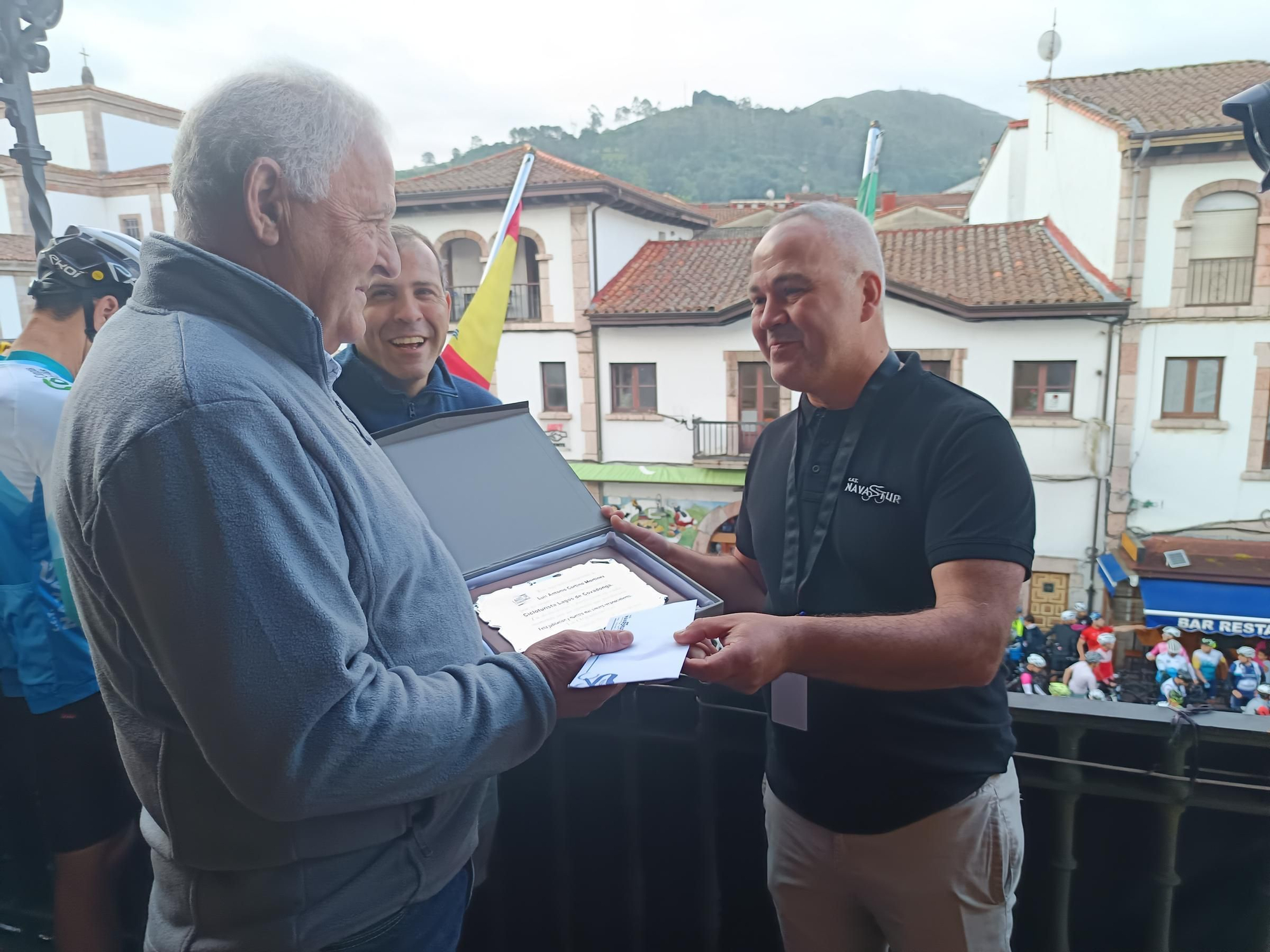 Arranca la Clásica Cicloturista "Lagos de Covadonga"