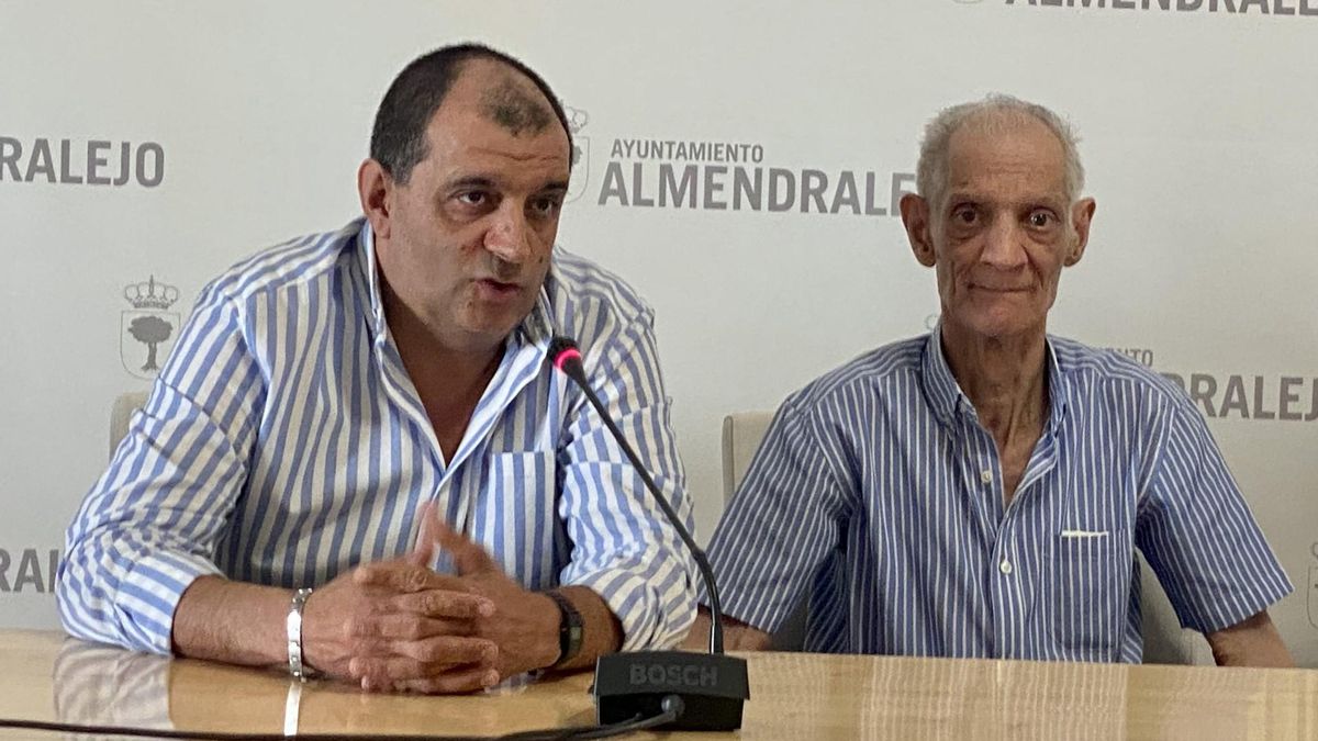 Diego Gil junto a su padre, José Gil, conocido como 'El Guarrero'