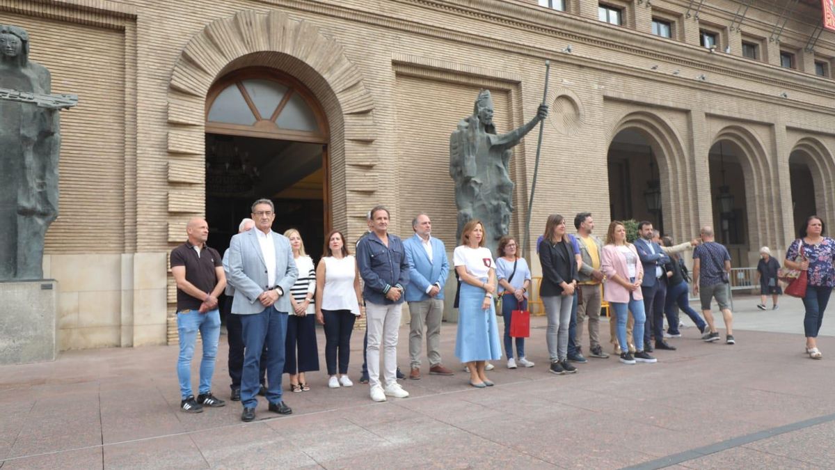 El Ayuntamiento de Zaragoza ha guardado un minuto de silencio por la agresión sexual.