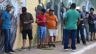 Los brasileños votan en medio de la incertidumbre sobre el resultado y una mayor tensión política