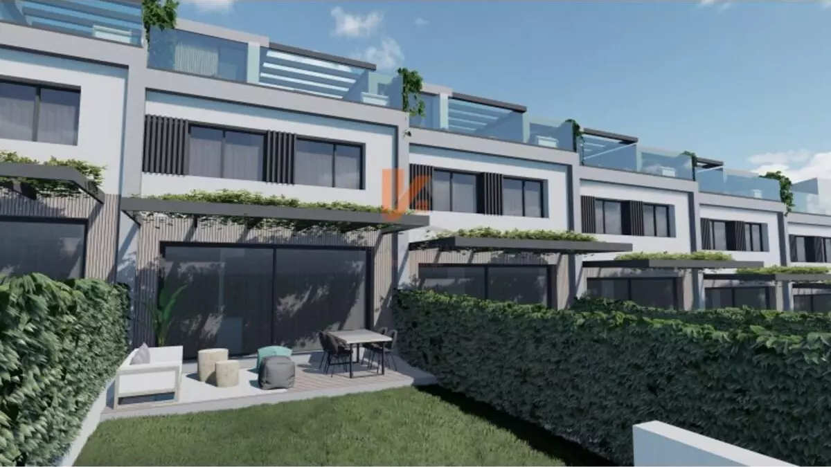 Oportunidad inmobiliaria en Santiago de Compostela: dos últimos y espectaculares chalets de obra nueva, jardín privado, máximo lujo y confort, al mejor precio