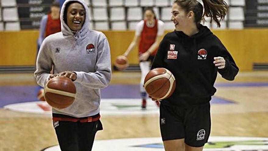 Les jugadores de l&#039;Spar Citylift Girona ahir a la tarda durant el primer entrenament de 2020.