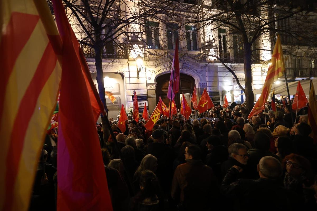 Así ha sido la concentración en el consulado de USA en València tras la captura de Nicolás Maduro