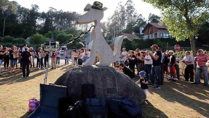 Momento de la inauguración del Festival de Cans, en el Día dos Veciños. // A. Hernández