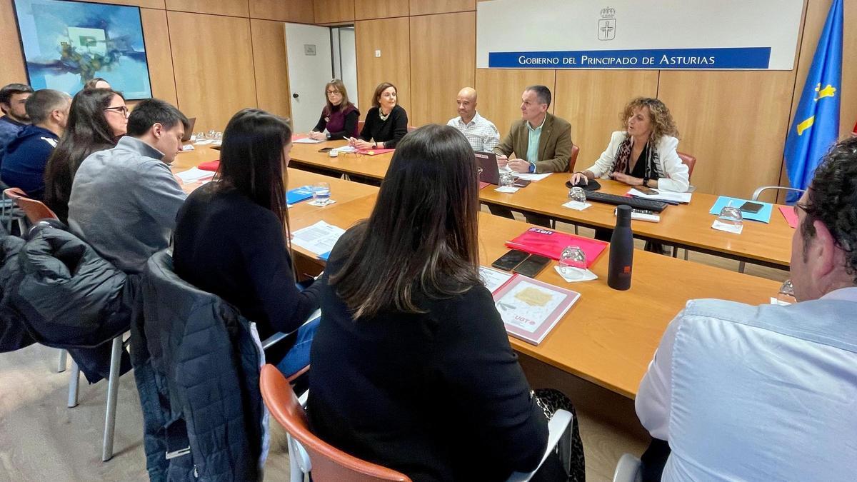Consejera Eva Ledo en la mesa de seguimiento pacto Asturias Educa