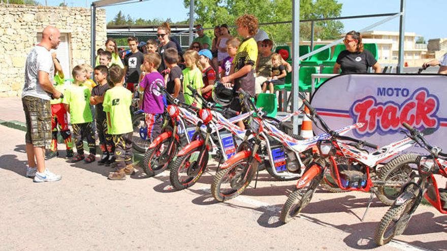 Clases de educación vial para los jóvenes pilotos