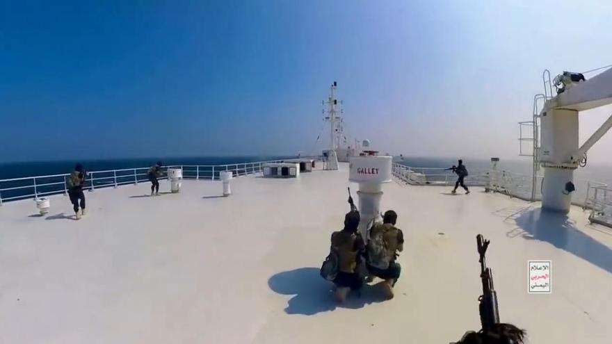 VÍDEO: Así ha sido el secuestro de un barco por rebeldes islamistas