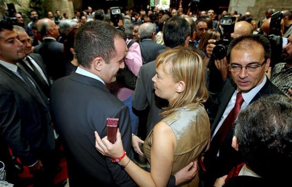 Pajín, amb una de les polseres, el dia 9 d’octubre.