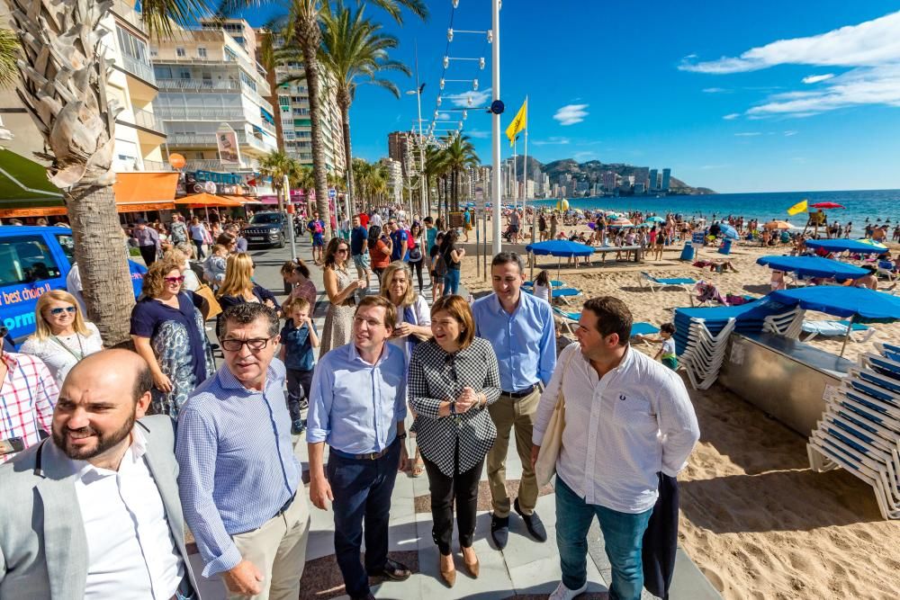 Campaña electoral: Isabel Bonig y el alcalde de Madrid, José Luis Martínez Almeida, visitan Benidorm