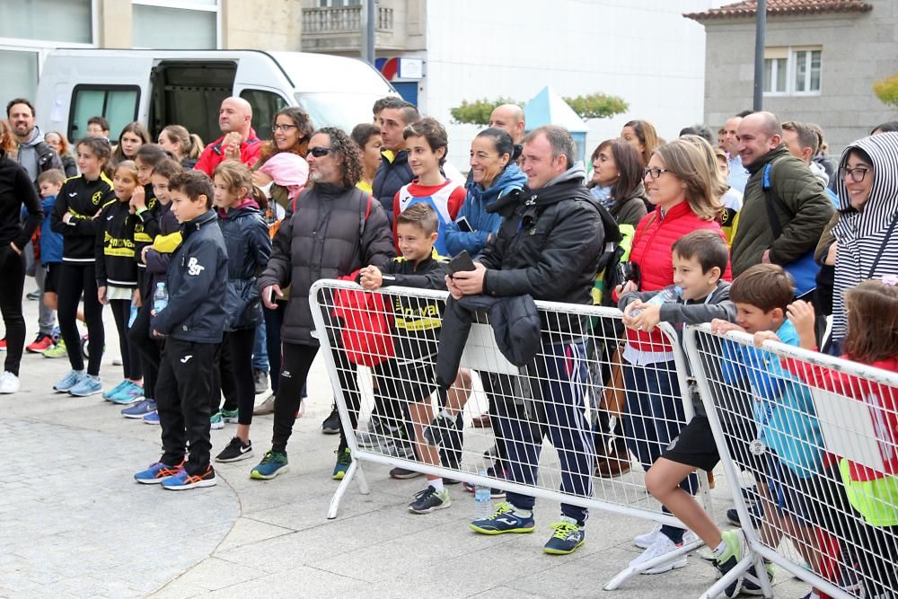 La carrera atrae a 500 atletas para completar los casi 10 kilómetros de recorrido por el casco urbano de A Estrada.