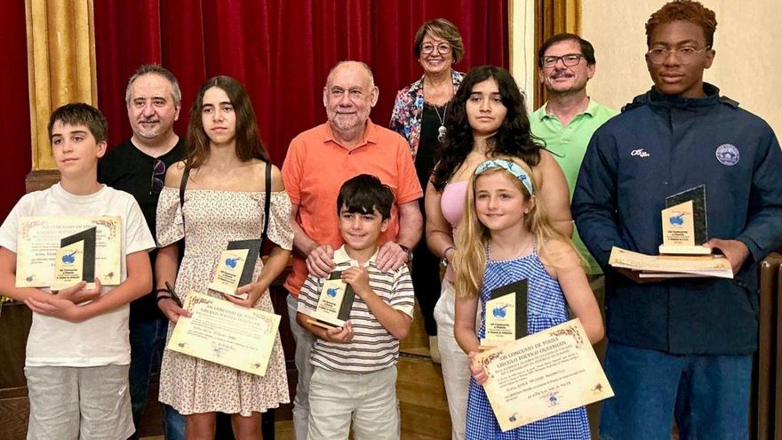 Entrega de premios, en el Liceo, a los alumnos de Primaria, ESO y Bachillerato galardonados. | FdV