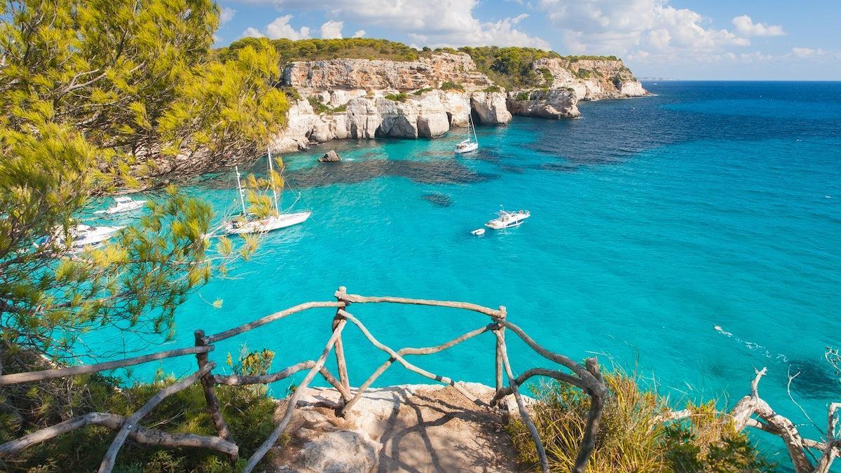 7 senderos de Baleares que te llevan a las calas más paradisíacas de las islas