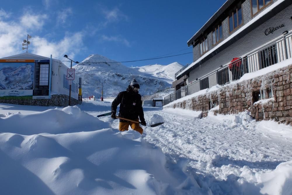 La última nevada en Pajares, en imágenes.