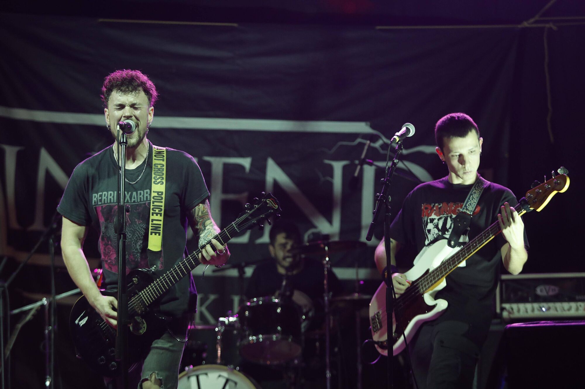 Girona. Plaça Sant Pere. 13e Sant Pere Rock. Concert Incendi Punk Rock.