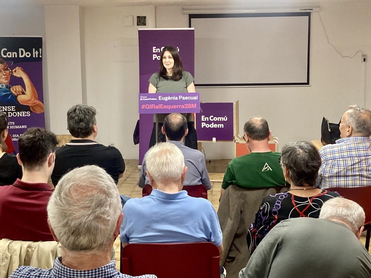 Eugènia Pascual, durant l'acte final de campanya de Girona En Comú Podem.