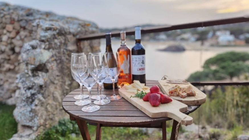 Los vinos y algunos de los bocados de la ruta Camí de mar, entre Palamós y S'Alguer.