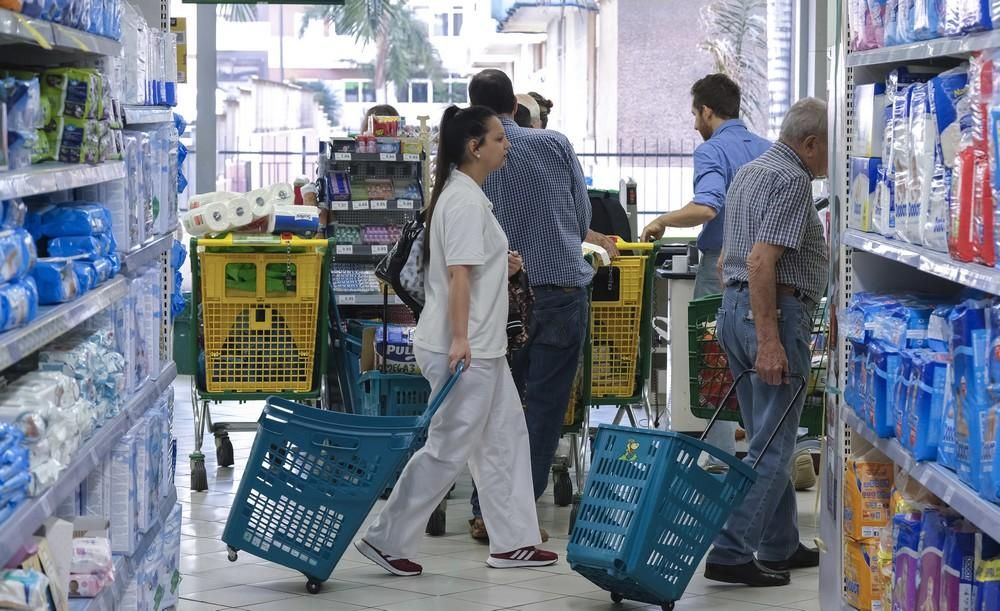 Acopio en supermercados por el coronavirus.