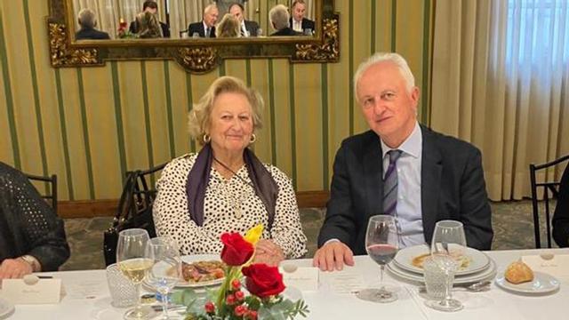 Victoria Menéndez-Castañedo y Joaquín Lorences, presidentes de honor de la Fundación Valdés-Salas, en una reunión de su patronato. |