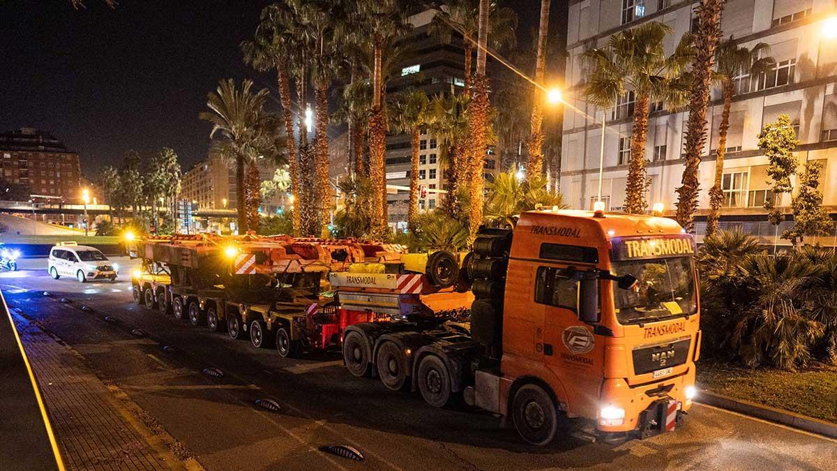 Traslado-de-la-tuneladora-de-la-L8-entre-Sant-Boi-de-Llobregat-y-Barcelona,-este-jueves-de-madrugada..jpg