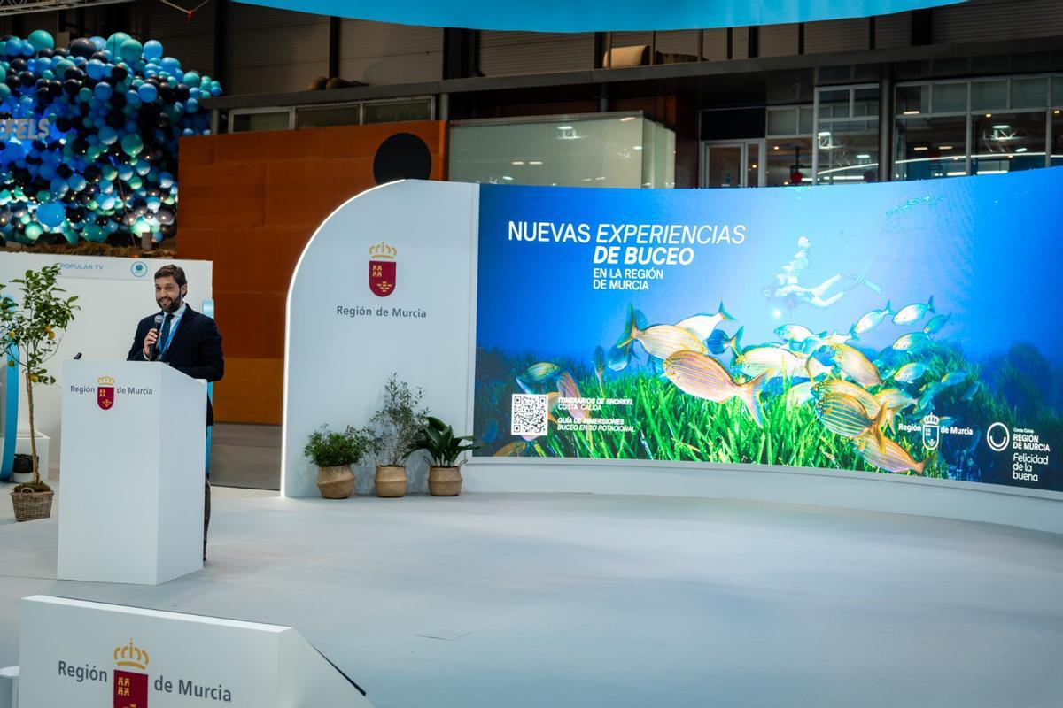 El director general del Instituto de Turismo, durante la presentación de las nuevas experiencias submarinas en el marco del Turismo Azul.