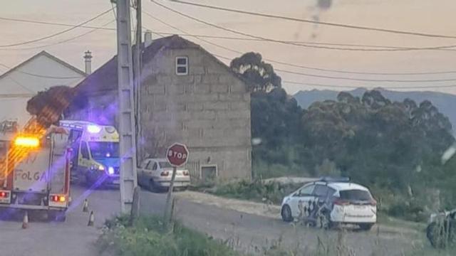 Equipos de emergencia en la vivienda del fallecido, el viernes pasado