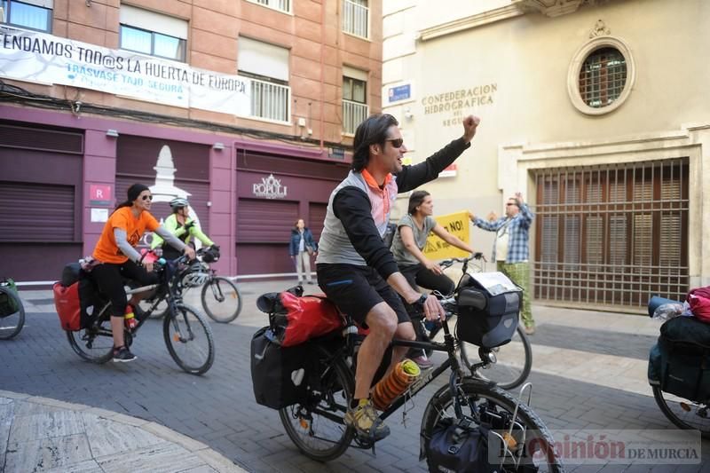 Protesta en bicicleta contra el fracking