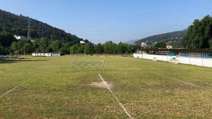 Campo de fútbol de O Xestal. // FdV