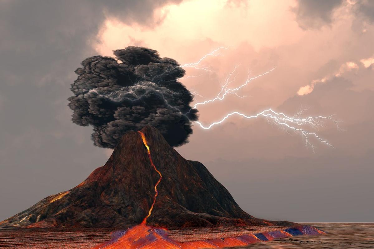 Relámpago en volcán con nube de ceniza