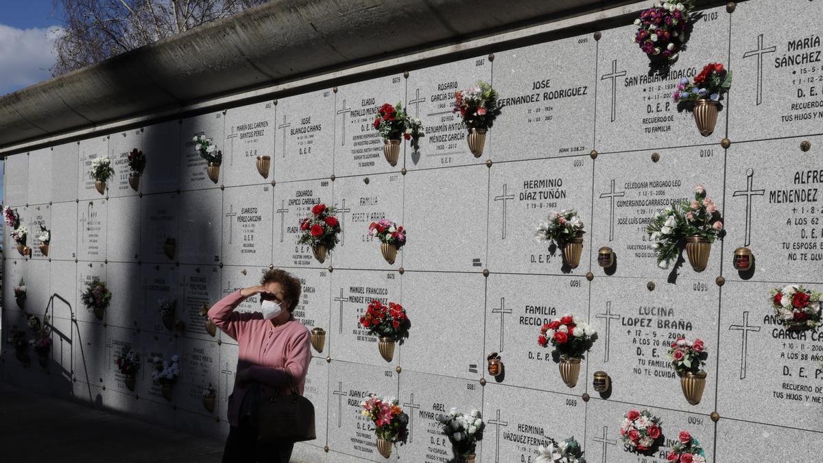 Así se ha celebrado el día de los Difuntos en los cementerios asturianos